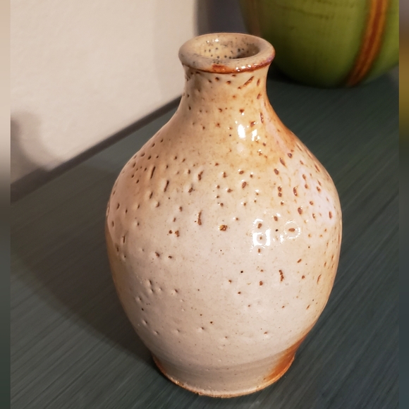 Wheelthrown Stoneware Sandy Desert Hues Speckled Glaze Vase - Picture 8 of 11